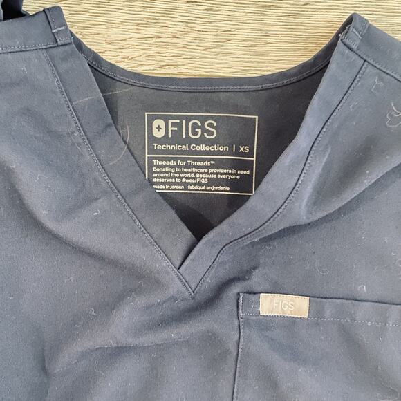 Figs Technical Collection Scrub Tops Womens XS 2pc Navy Uniform Pocket Catarina - Picture 2 of 4